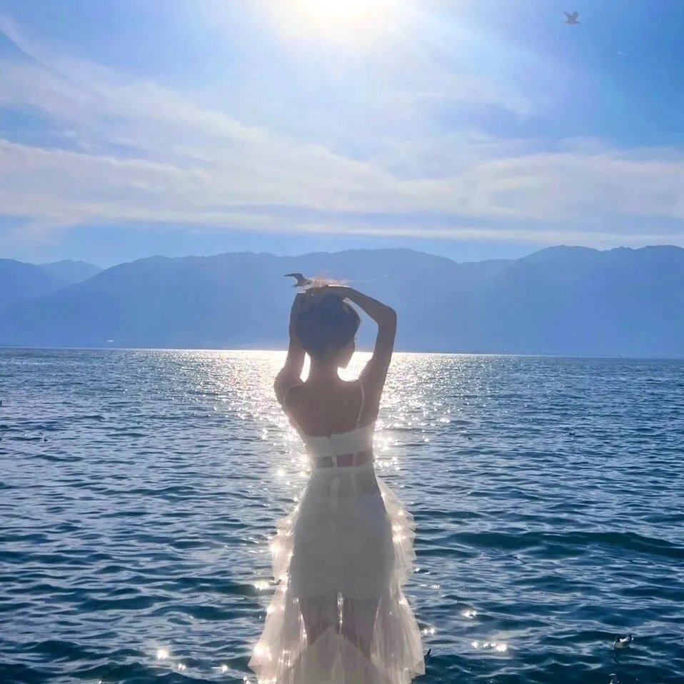燃爱之高岭之花 海报